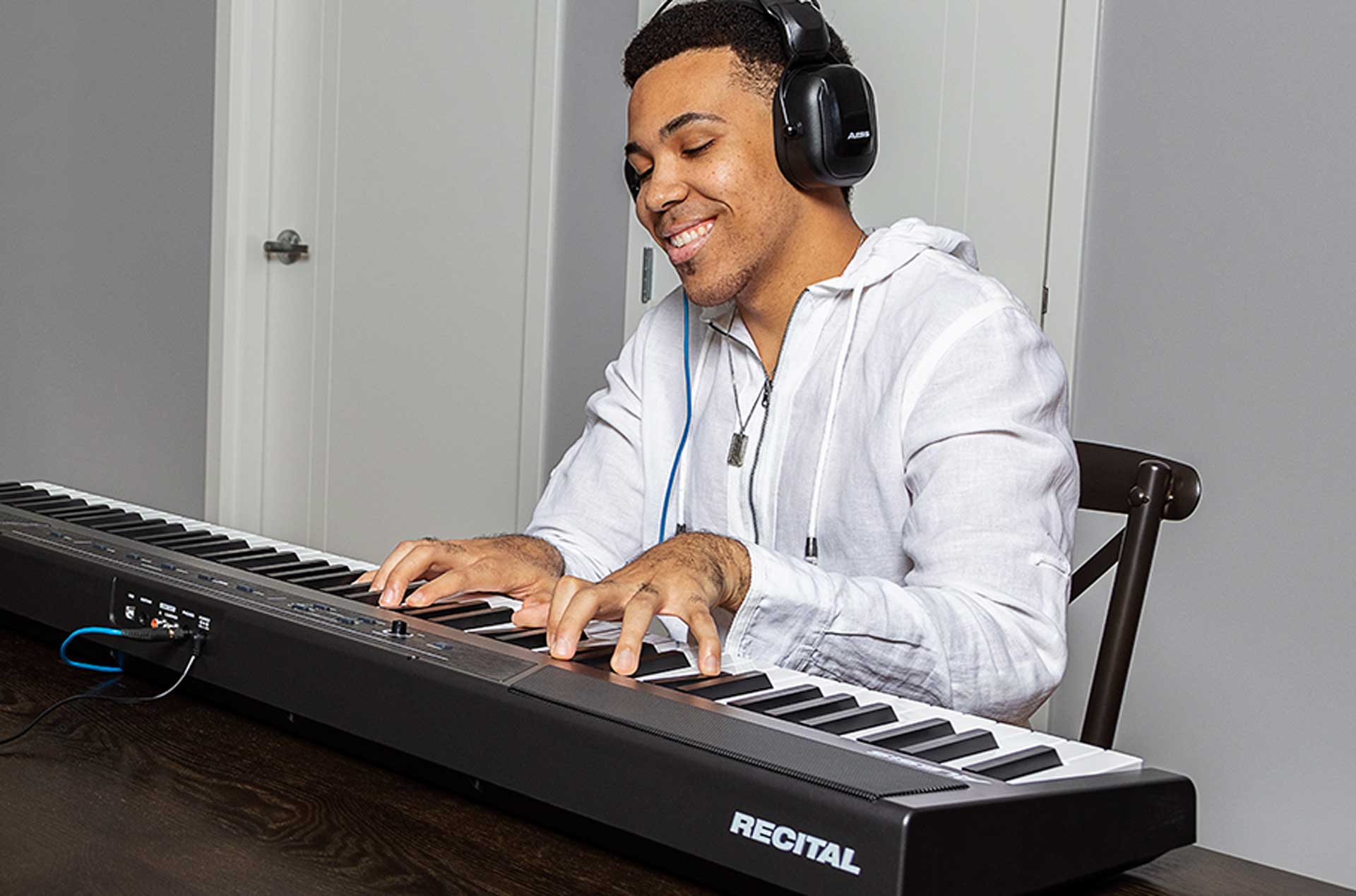 Alesis E-Pianos überraschen mit einem coolen Look, so auch das Alesis Recital.